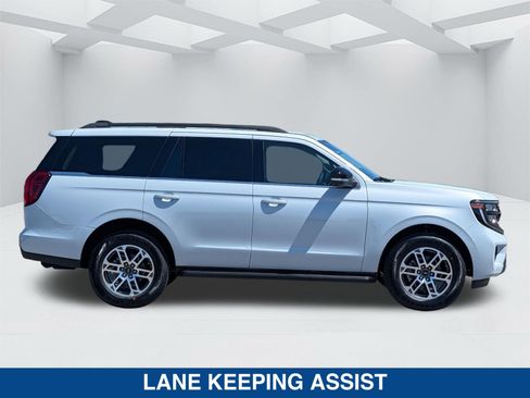 New 2026 Ford Expedition Active RWD image 5