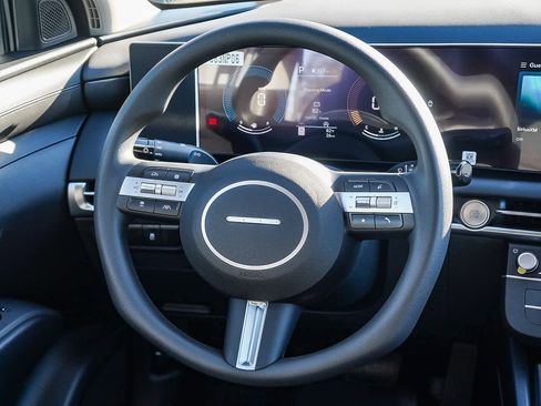 New 2026 Hyundai Tucson SE image 17