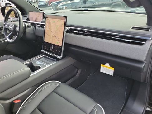 Used 2026 GMC Sierra EV Elevation image 27