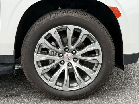 Used 2023 GMC Yukon XL Denali RWD image 13