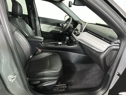 Used 2023 Jeep Compass Limited w/ Sun and Sound Group AWD/4WD image 31