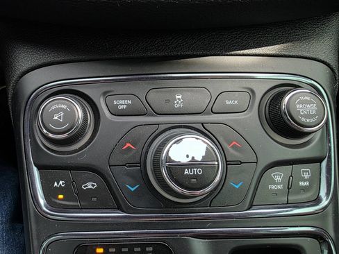 Used 2016 Chrysler 200 S w/ Navigation & Sound Group I AWD/4WD image 17