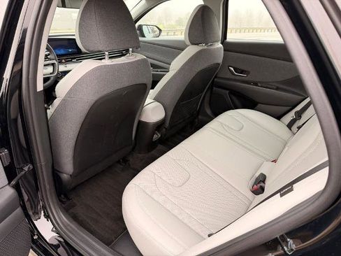 New 2025 Hyundai Elantra Limited FWD image 33
