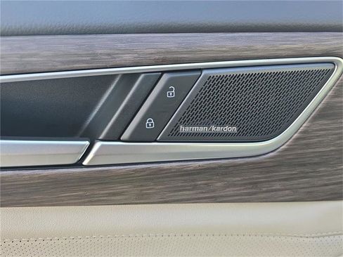 New 2026 Volkswagen Atlas SEL Premium R-Line image 18