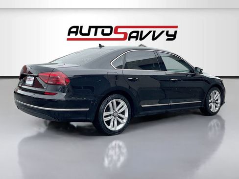 Used 2017 Volkswagen Passat 1.8T SE FWD image 7