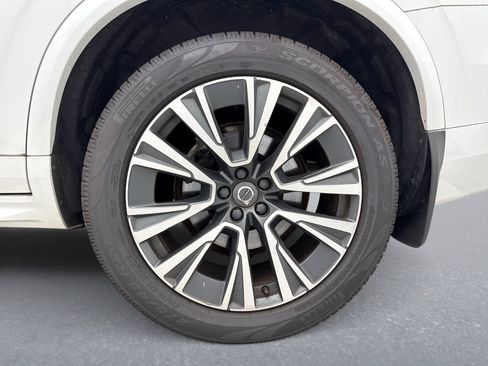 Used 2020 Volvo XC90 T6 Momentum w/ Protection Package Premier AWD/4WD image 13