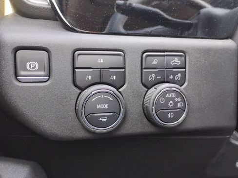 Used 2025 Chevrolet Silverado 2500 LT w/ Trail Boss Package image 43