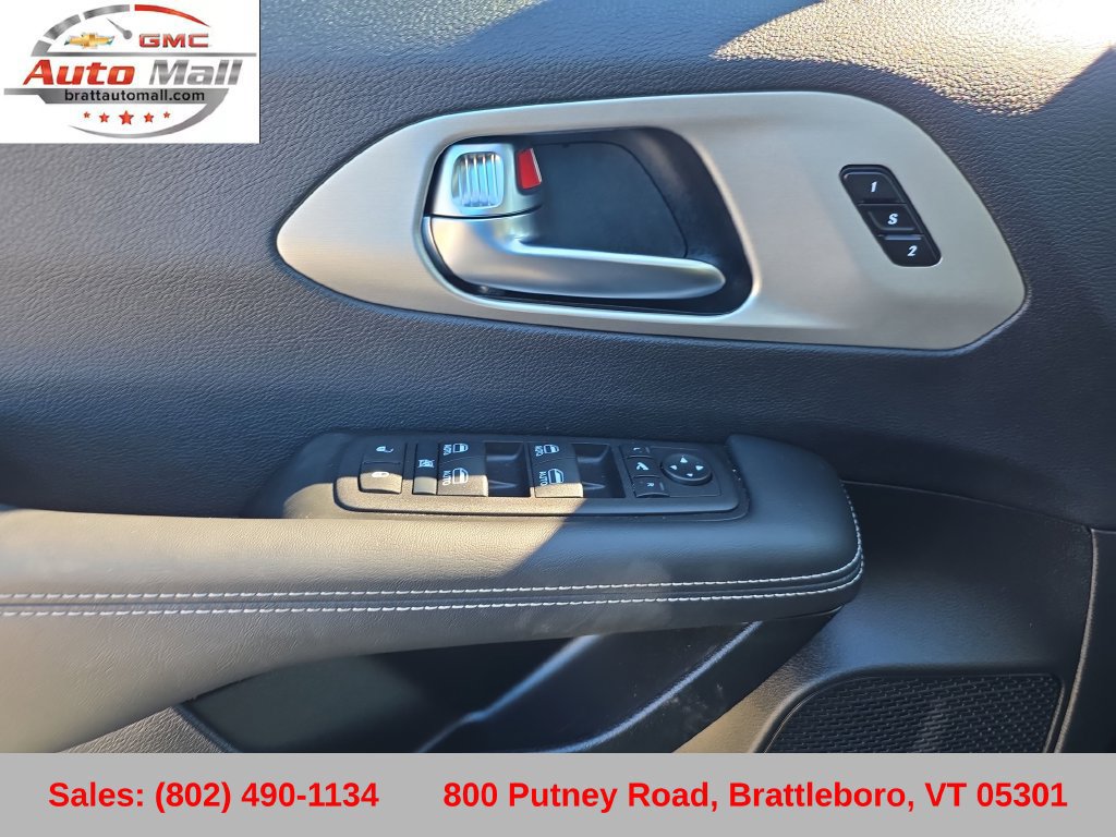 Used 2024 Chrysler Pacifica Limited w/ S Appearance Package AWD/4WD image 8