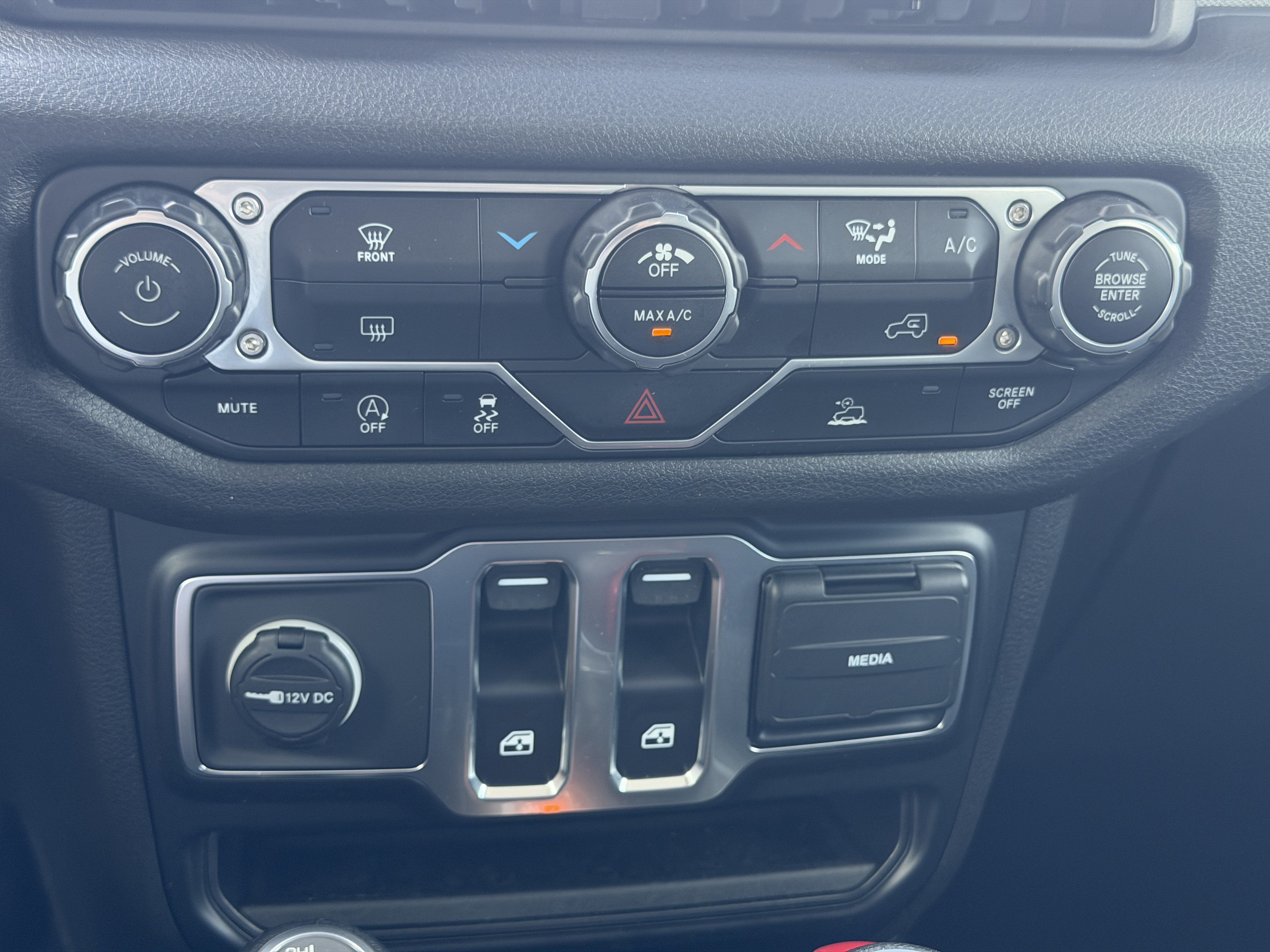 Used 2024 Jeep Wrangler Sport AWD/4WD image 24