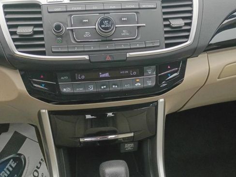 Used 2016 Honda Accord LX image 12