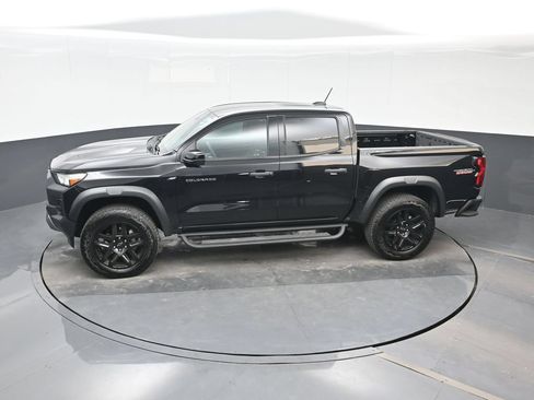 Used 2024 Chevrolet Colorado Trail Boss w/ Technology Package AWD/4WD image 18