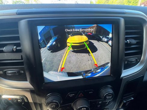 Used 2018 RAM 1500 SLT AWD/4WD image 26