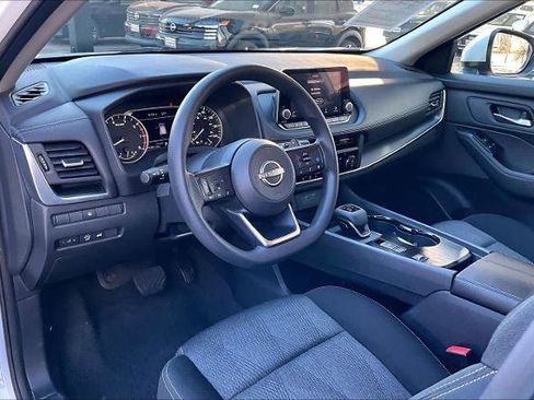 Certified 2024 Nissan Rogue SV image 17