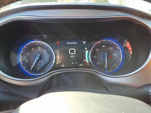 New 2026 Chrysler Pacifica Pinnacle image 16