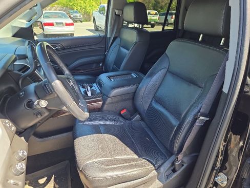 Used 2017 GMC Yukon SLT AWD/4WD image 10
