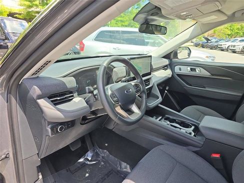 Used 2025 Ford Explorer Active AWD/4WD image 22