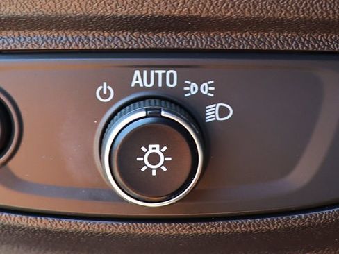 Used 2020 Chevrolet Equinox LS FWD image 41