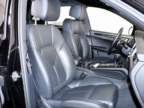 Certified 2023 Porsche Macan S image 29