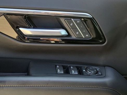 Used 2025 Chevrolet Tahoe Z71 image 22