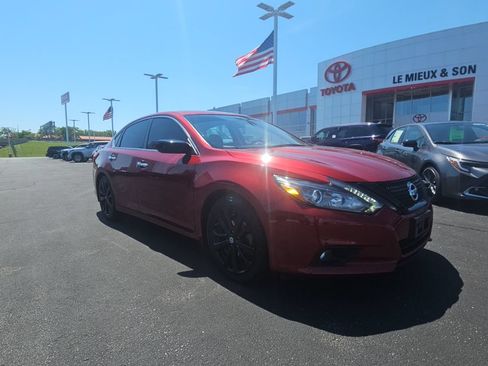 Used 2017 Nissan Altima 2.5 SR w/ Midnight Edition Package FWD image 1