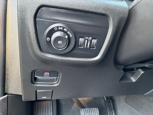 Used 2024 Jeep Grand Cherokee L Limited w/ Black Appearance Package AWD/4WD image 39
