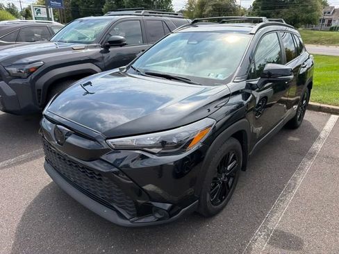 Used 2024 Toyota Corolla Cross AWD Hybrid w/ Moonroof Package image 2