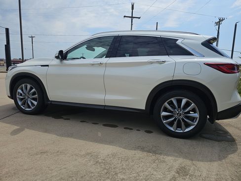 Used 2022 INFINITI QX50 Essential image 7