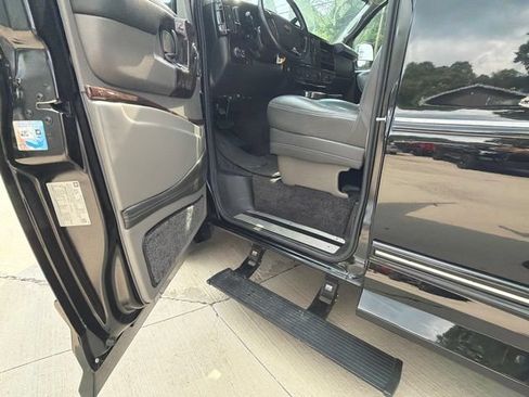 Used 2015 Chevrolet Express 2500 RWD image 43