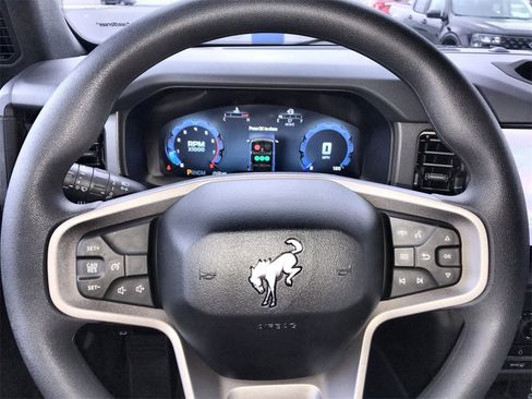 New 2025 Ford Bronco 4-Door image 14