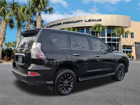 Certified 2023 Lexus GX 460 Premium w/ Premium Plus Package image 4