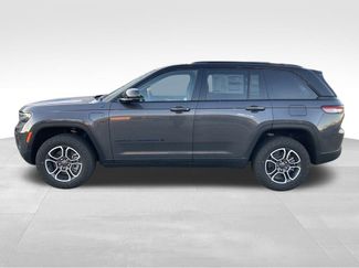 New 2024 Jeep Grand Cherokee Trailhawk w/ Advanced Protech Group II video 2