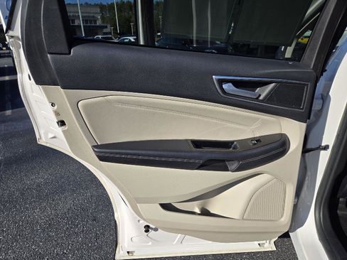 Used 2017 Ford Edge Titanium w/ Equipment Group 301A image 16