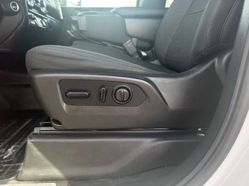 Used 2020 Chevrolet Silverado 1500 LT w/ Convenience Package image 15