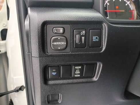 Used 2020 Toyota 4Runner image 30