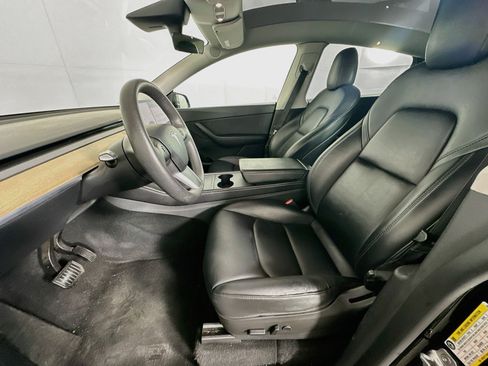Used 2022 Tesla Model Y Long Range AWD/4WD image 13