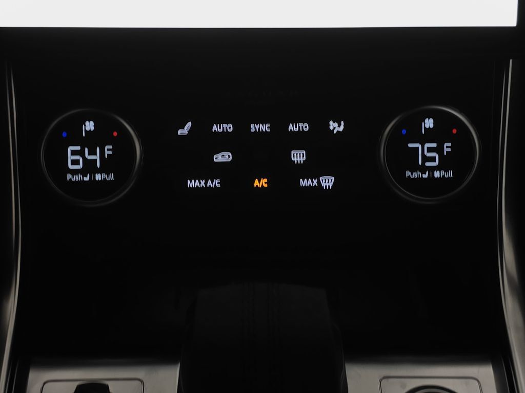 Used 2023 Jaguar XF R-Dynamic SE AWD/4WD image 22