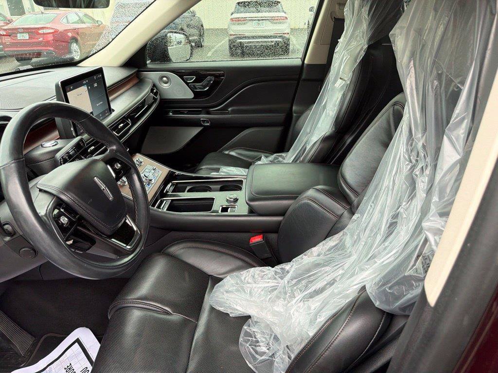 Used 2023 Lincoln Aviator Reserve w/ Equipment Group 201A RWD image 11