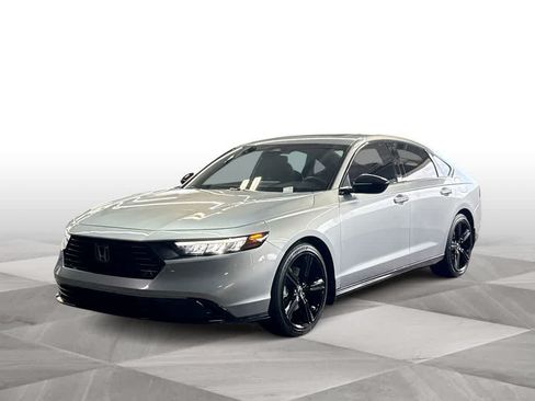 Used 2025 Honda Accord Sport image 4