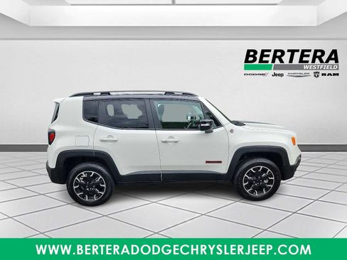 Certified 2023 Jeep Renegade Trailhawk image 7