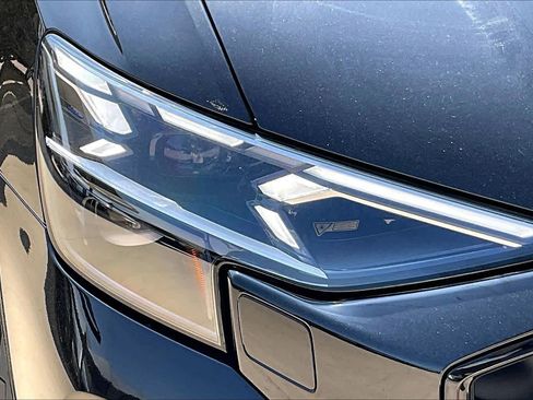 Used 2025 Audi SQ8 Prestige w/ Prestige Package image 27