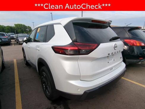 Used 2024 Nissan Rogue SV FWD image 4