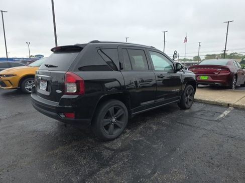 Used 2016 Jeep Compass Latitude AWD/4WD image 2