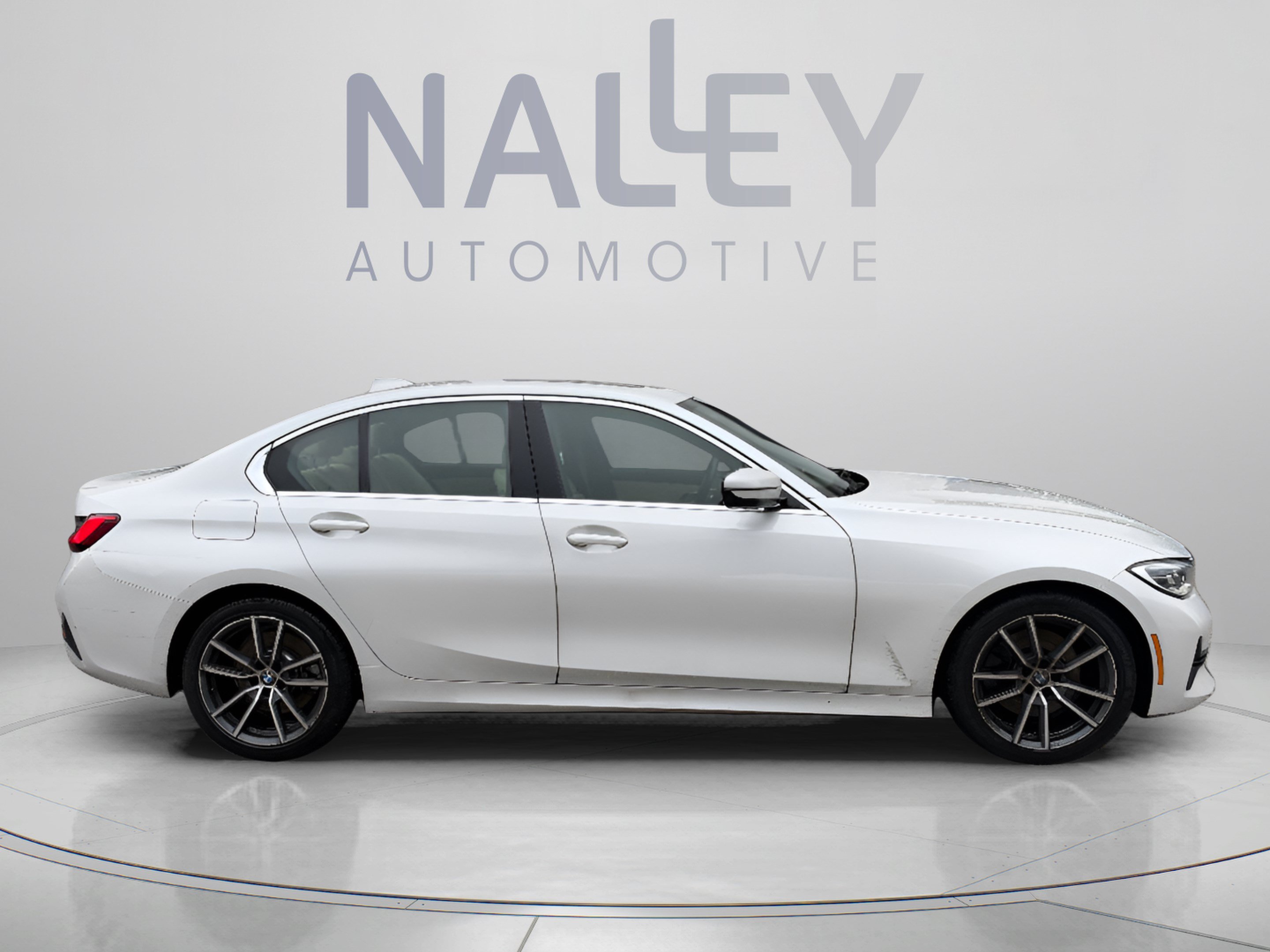 Used 2020 BMW 330i Sedan w/ Convenience Package RWD image 4