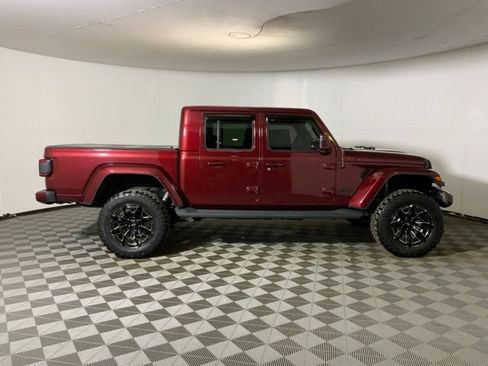 Used 2021 Jeep Gladiator Overland image 5