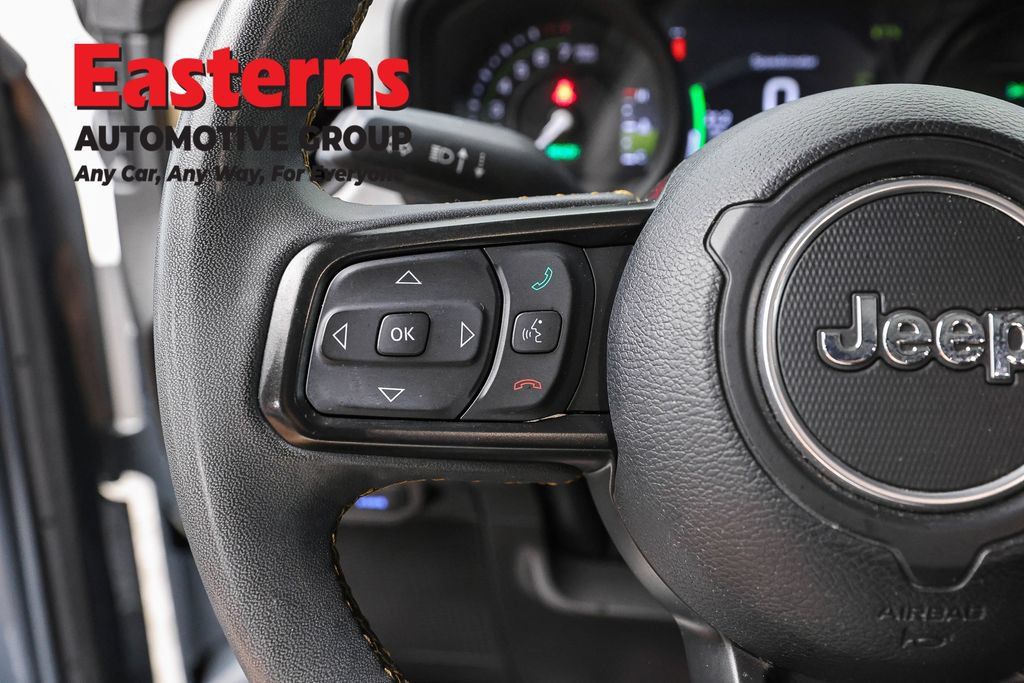 Used 2024 Jeep Wrangler Unlimited w/ Convenience Group AWD/4WD image 15