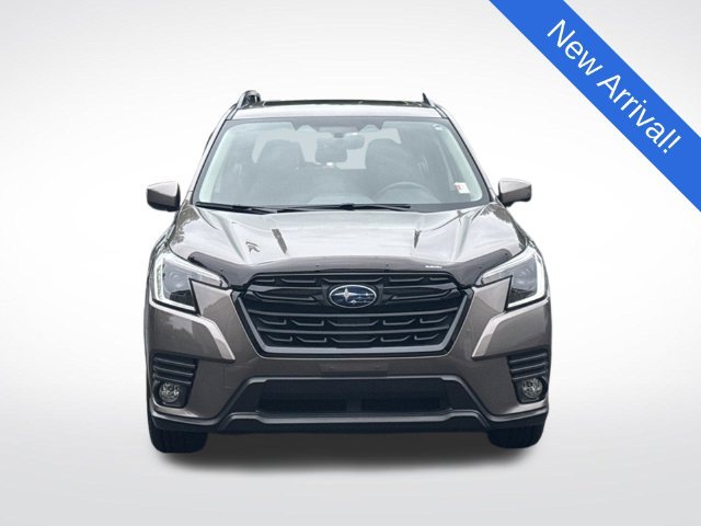 Used 2022 Subaru Forester Premium AWD/4WD image 2