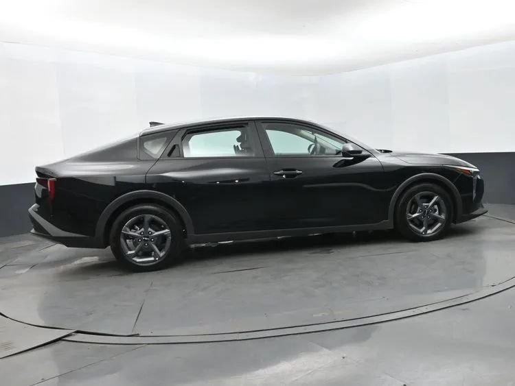 Used 2025 Kia K4 FWD image 4
