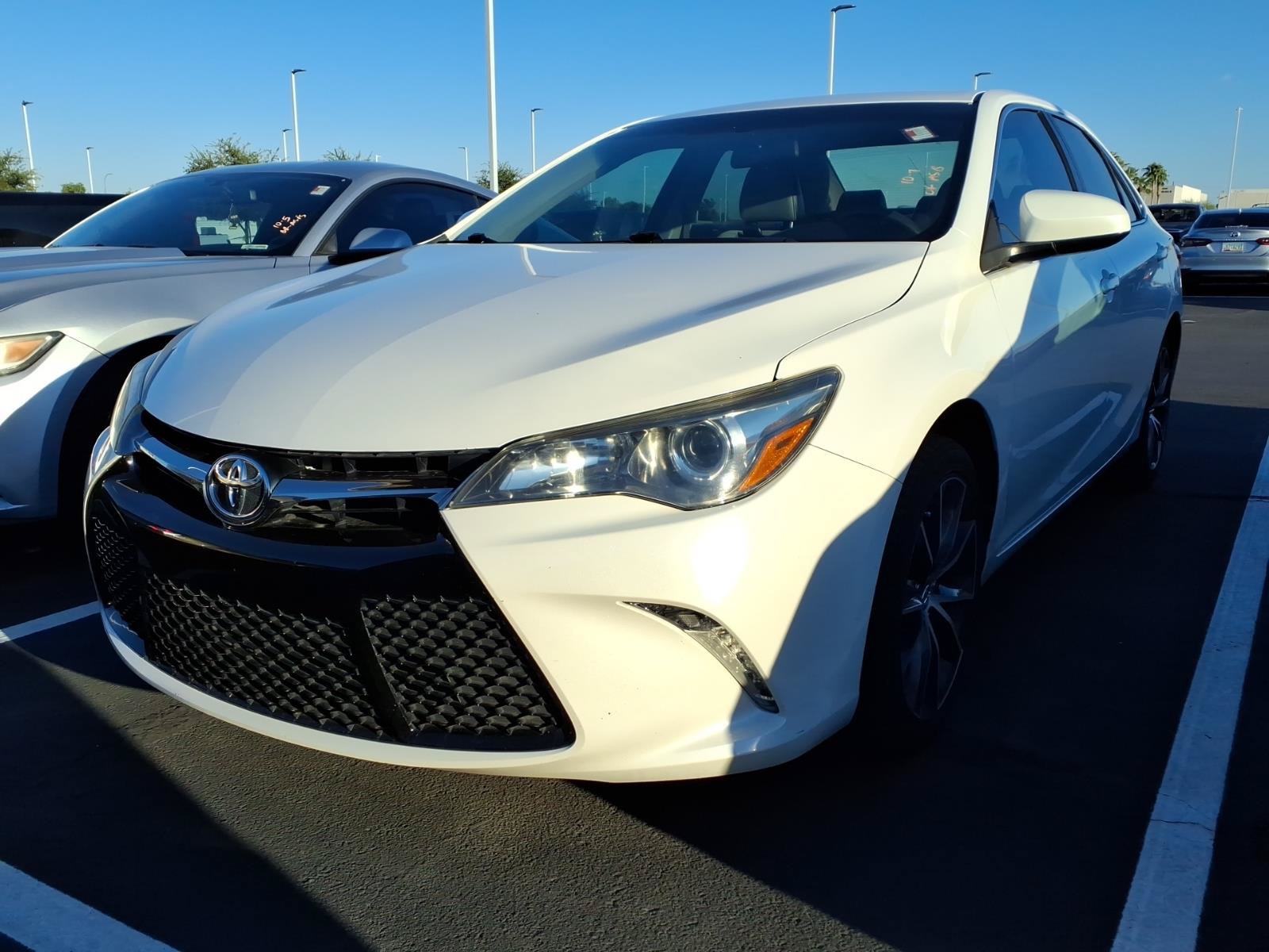 Used 2017 Toyota Camry XSE FWD image 2