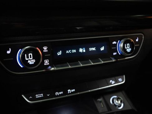Used 2019 Audi Q5 2.0T Premium w/ Convenience Package AWD/4WD image 22