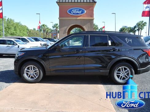 New 2026 Ford Explorer Active RWD image 2